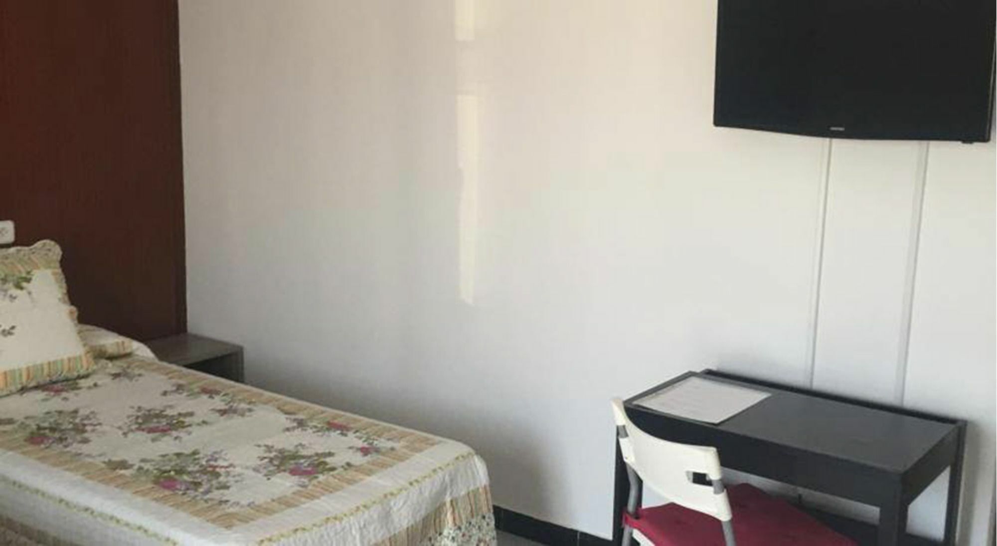 Hostal Bonavista Blanes Esterno foto